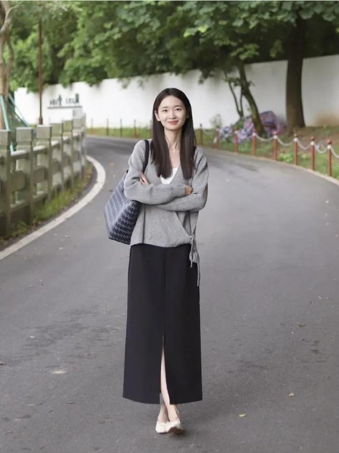 温婉娴静女生,优雅少女风景画
