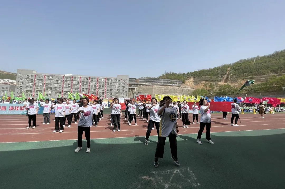 炽烈争锋看我四中宝塔高级中学第三十九届春季田径运动会开幕式