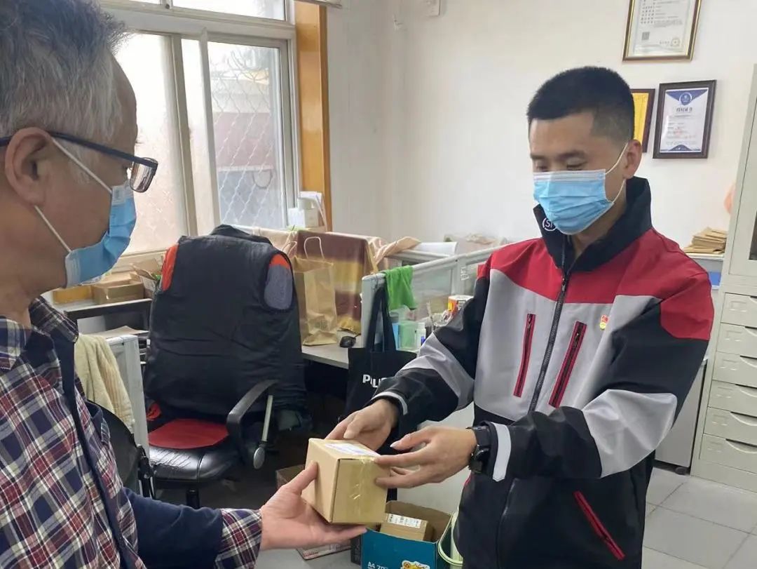 【喜报】顺丰快递小哥刘阔入选“2022北京榜样”六月第一周周榜！