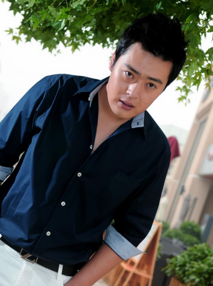 演员张桐：留学时穷得吃狗粮，曾多次自杀未遂，女友陪他走出低谷