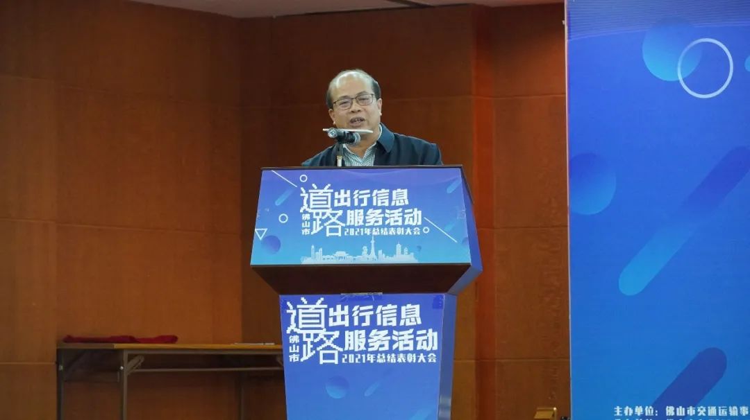 塞车的时候有人走应急车道,有堵车的地方吗