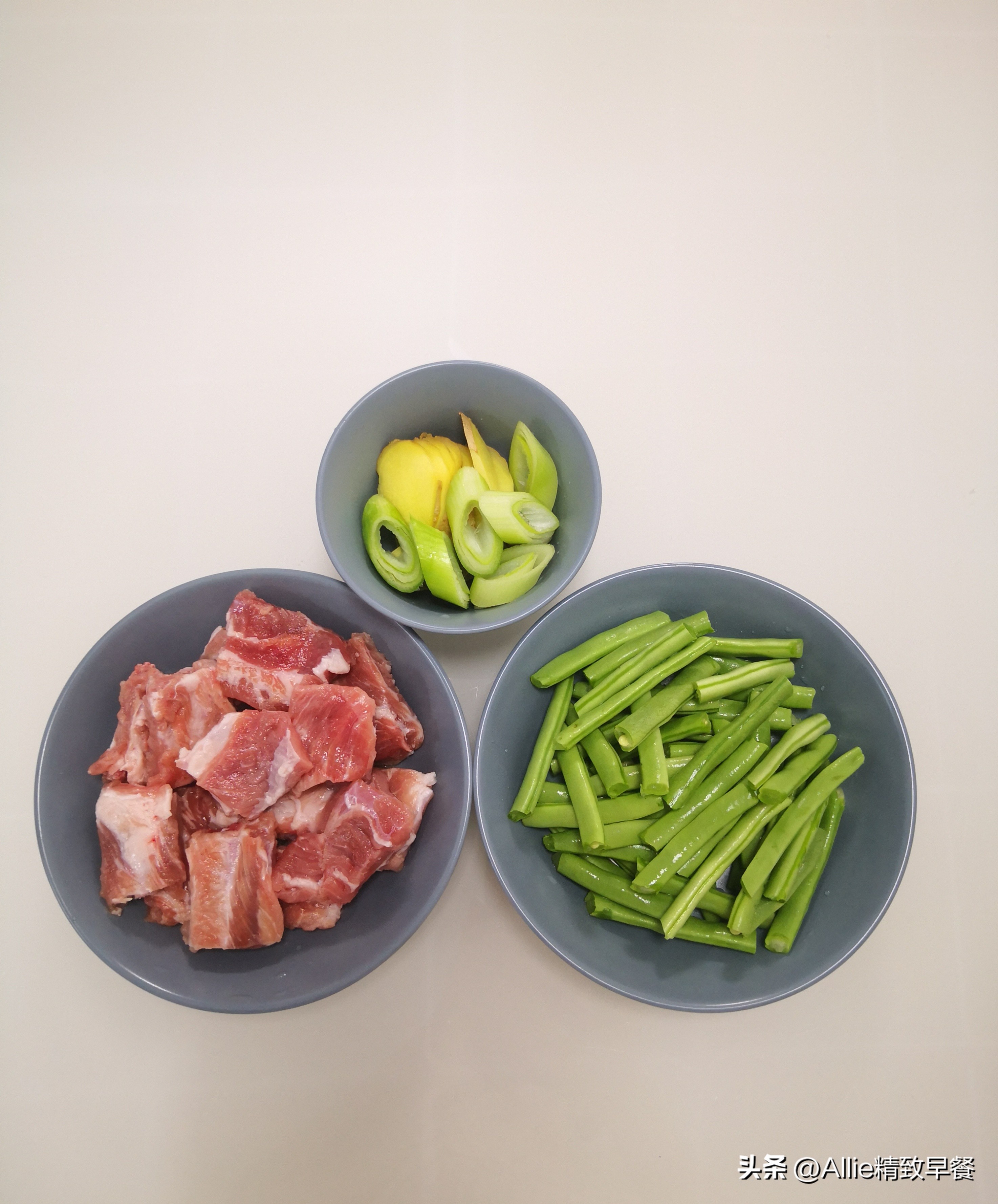 生面条做焖面怎么老是粘锅,焖面怎么做才能软烂不粘锅