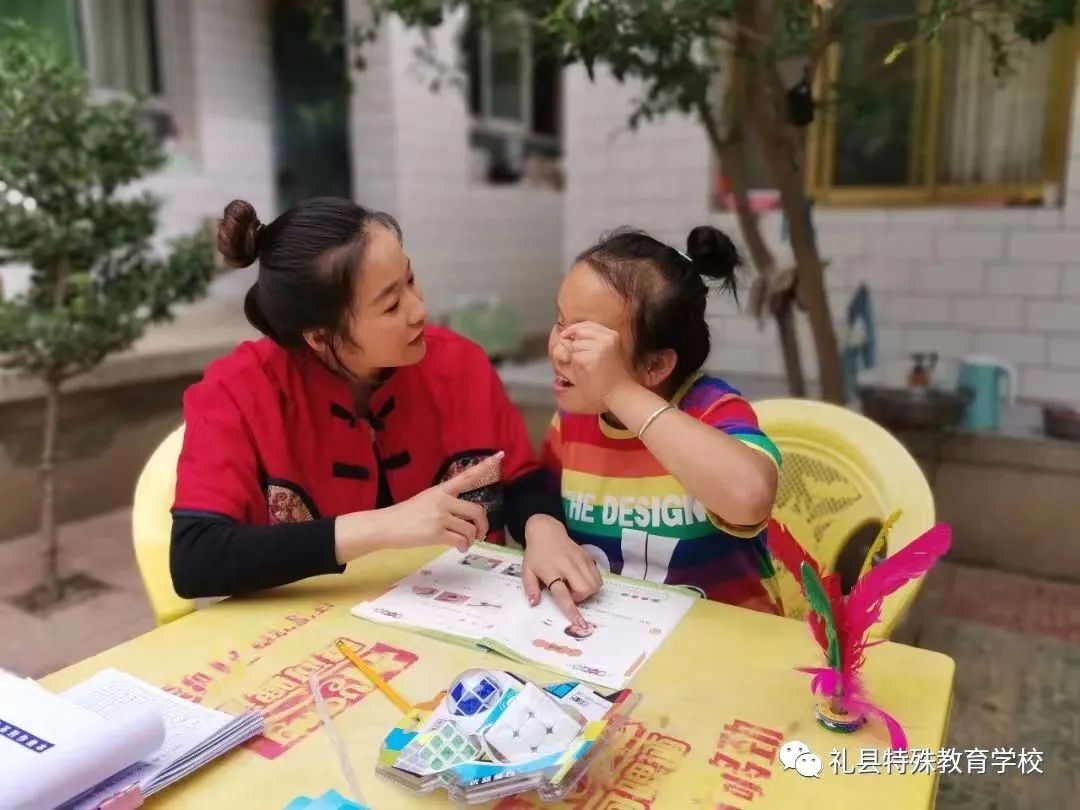 鐗规畩鏁欒偛瀛︽牎宸ヤ綔鍥炵湼,鐖卞績娴囩亴闈欏緟鑺卞紑