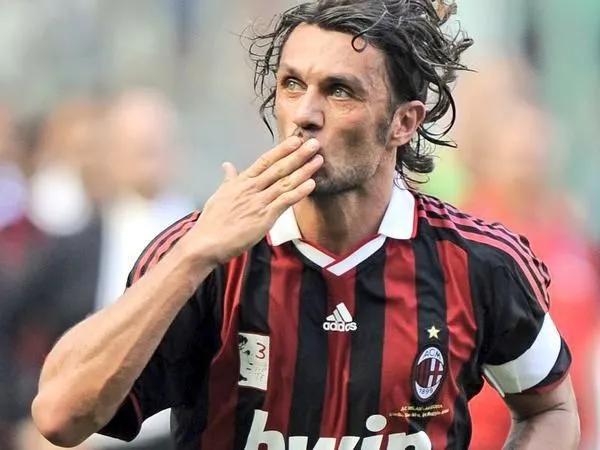 当今足坛最有潜力的中后卫,世界足坛最伟大球星排名