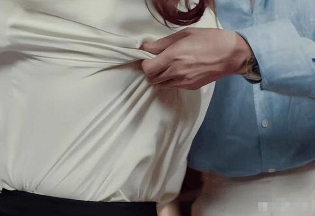 我被扯胸罩，袭胸的张翰恶心到了，网友：这都什么烂剧情