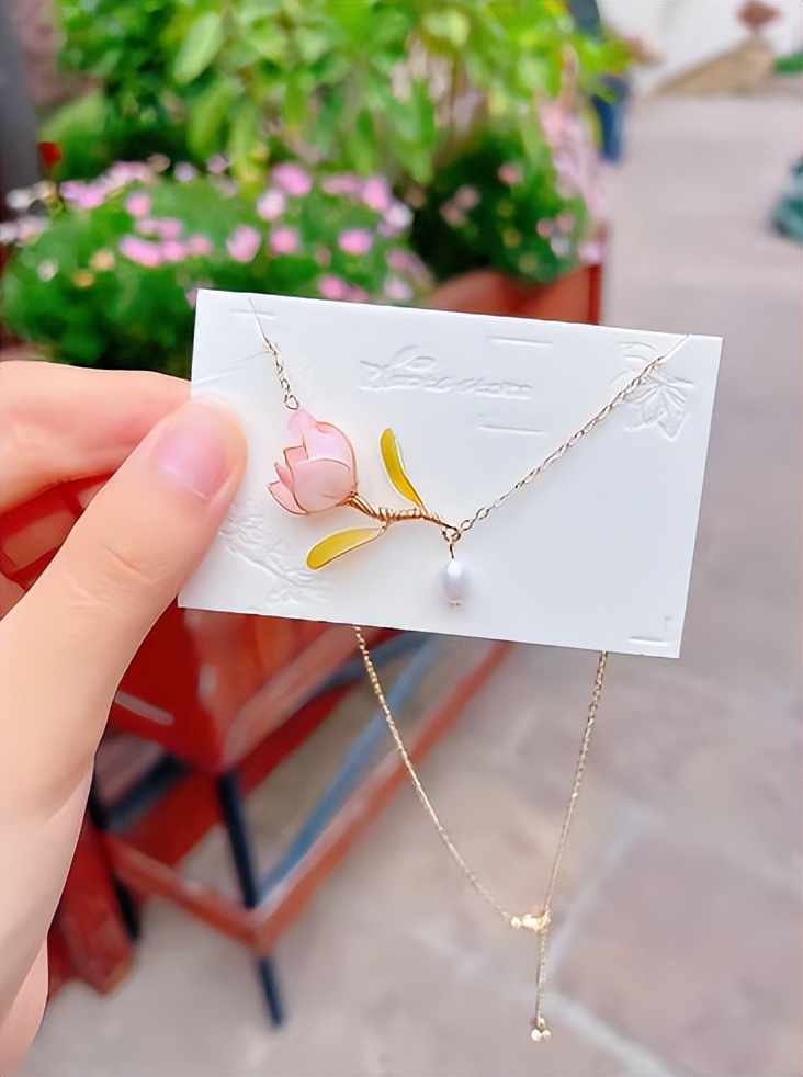 90后摆摊卖炒饭创业,90后小夫妻创业摆摊一天赚9000