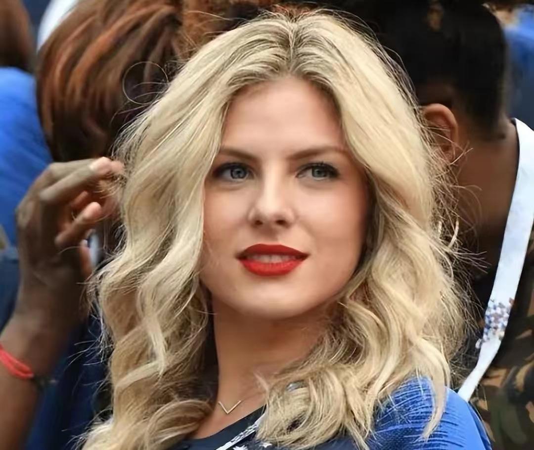 世界足球十大美娇妻名单,世界杯安娜亲吻莱万