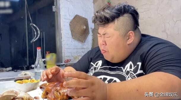 网红胖猴仔胖到说话喘气,网红胖猴仔自曝体重突破560斤