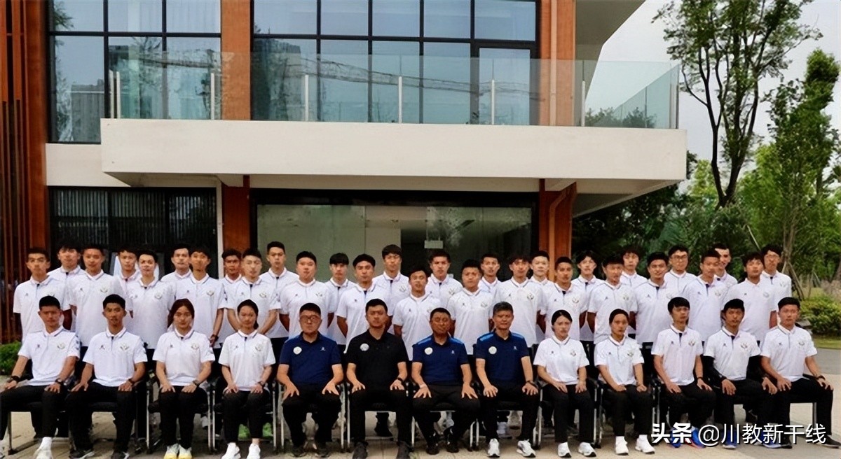 喜报！四川工商学院学生李欧洋荣获国家一级足球裁判员证书