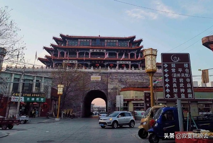 中国太原市发展出色，人民生活水平高，景区应有尽有