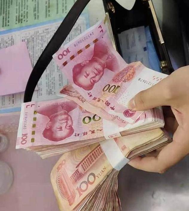 该不该告诉自己孩子家里不富裕,该不该告诉孩子家里不富裕呢