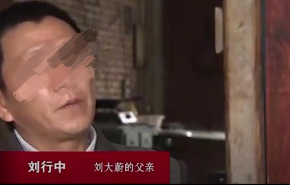 四川18岁少年网购仿真枪,一审竟被判无期,父母申诉5年案情反转