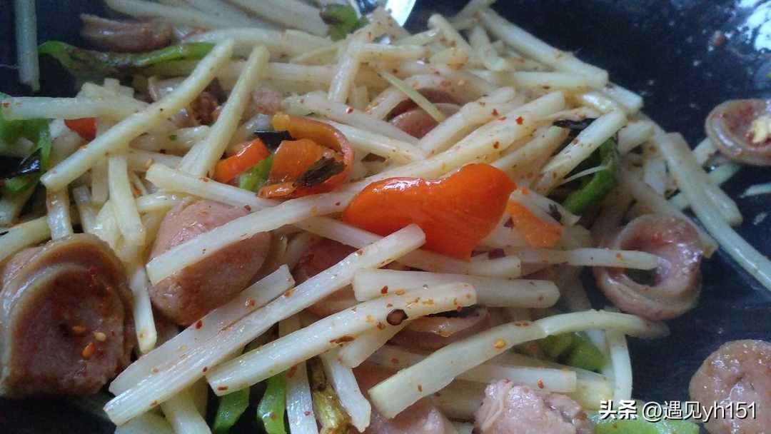 腊肉炒竹笋美味可口,腊肠炒竹笋的家常做法