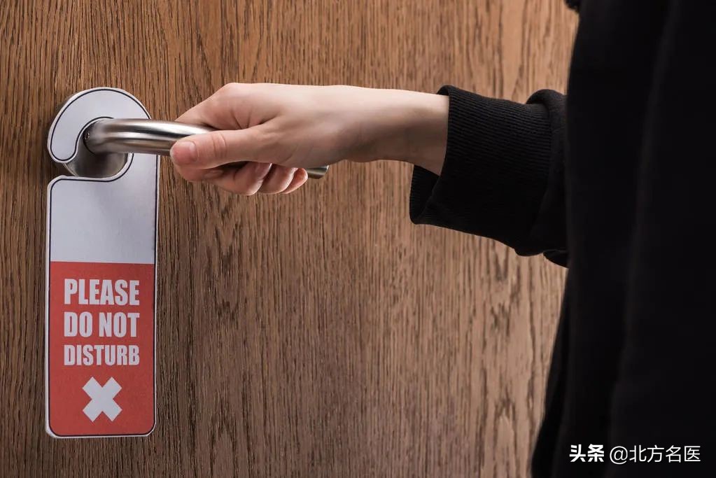 生气导致心里憋得慌难受喘不上气,生气时为啥不能发泄