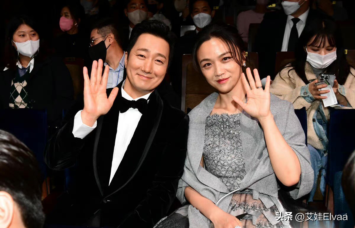 汤唯获韩国青龙奖最佳女主角发言,汤唯青龙奖红毯礼服韩国评价