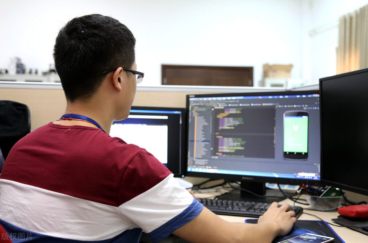 公务员考试吃香抢手的十个专业,公务员考试岗位主要招什么专业的