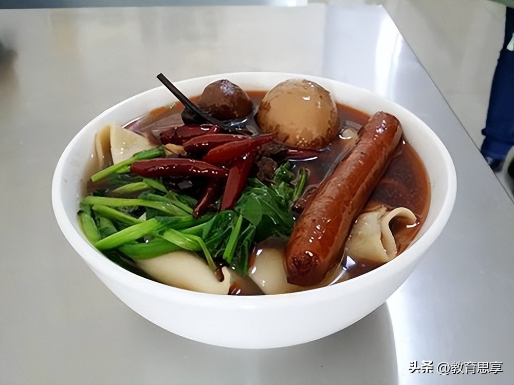 板面卖7块一碗利润,一快餐店推2万元豪华面