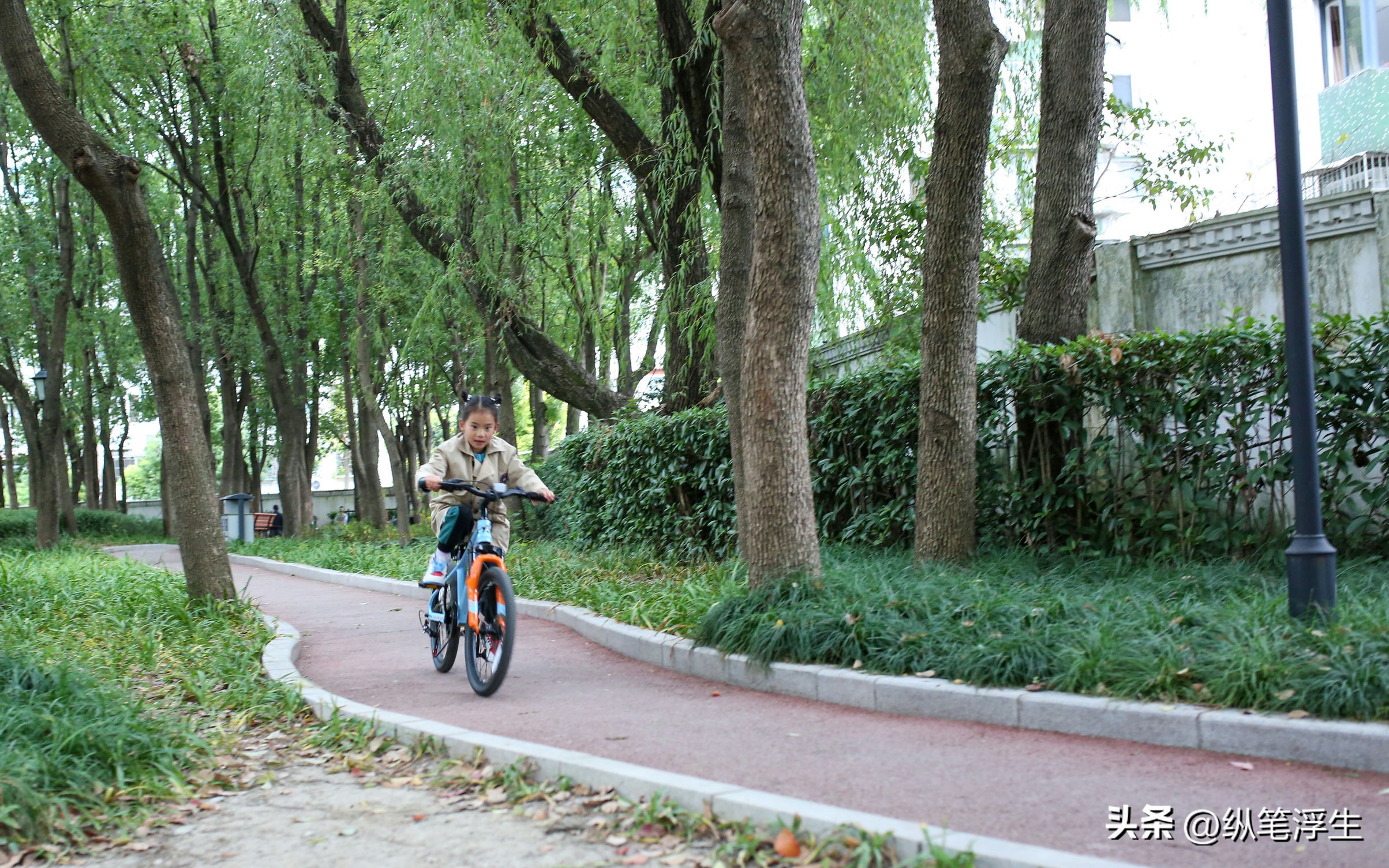 可以让小孩玩的越野车,柒小佰儿童变速山地自行车测评