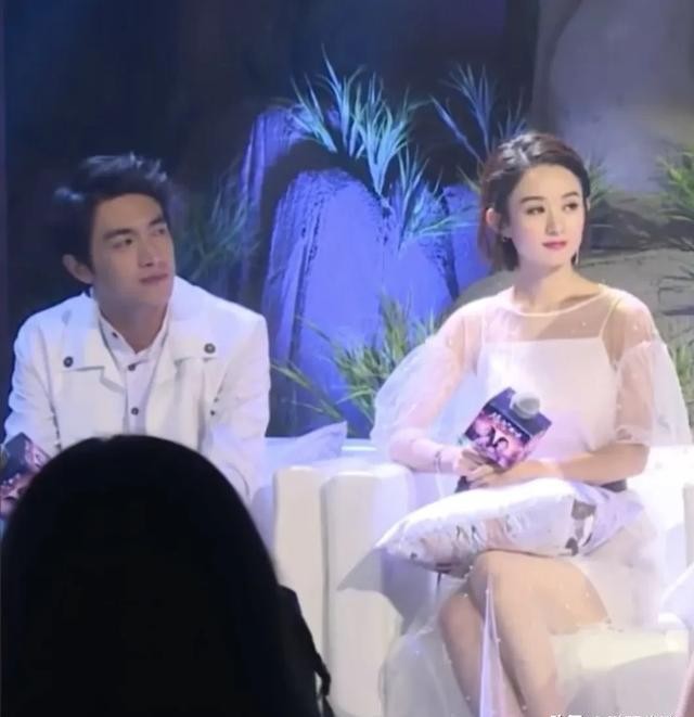 林更新赵丽颖动漫情头扯领带,赵丽颖和林更新再次同框