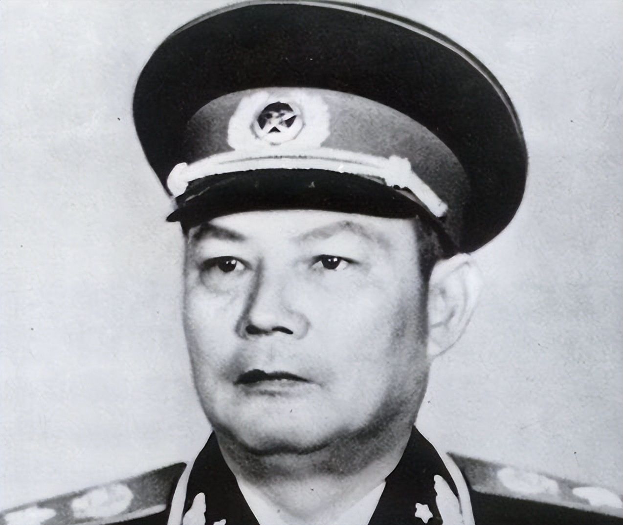 她是叶帅最后一任妻子,生下一双儿女,现年96岁,孙女是知名歌星