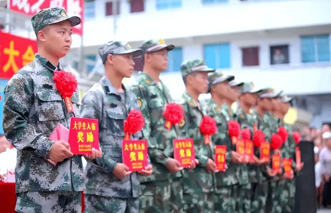 孩子当兵怎样劝孩子留队,当两年兵孩子不愿留队家长怎么劝