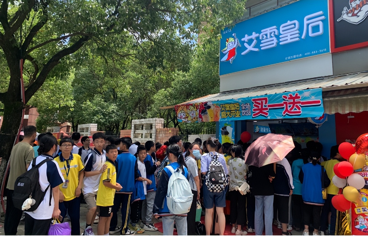 健康饮品店加盟,开饮品店加盟好还是自己开好