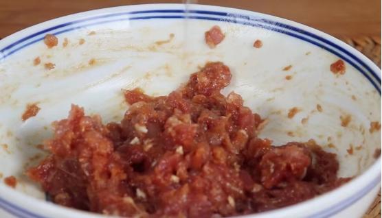 汤鲜鲜藤椒馄饨,馄饨馅爽滑鲜嫩的方法