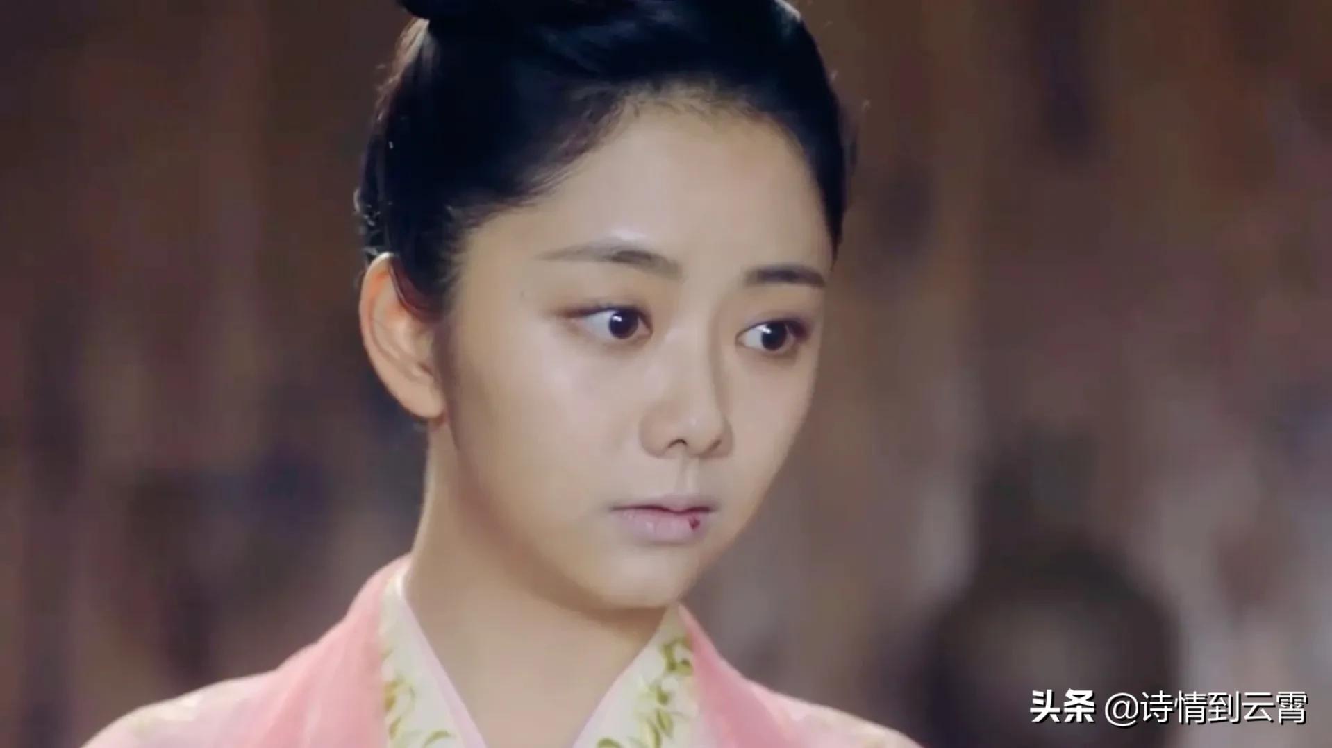 锦衣之下今夏知道陆绎被打入牢中,锦衣之下陆绎得知真相