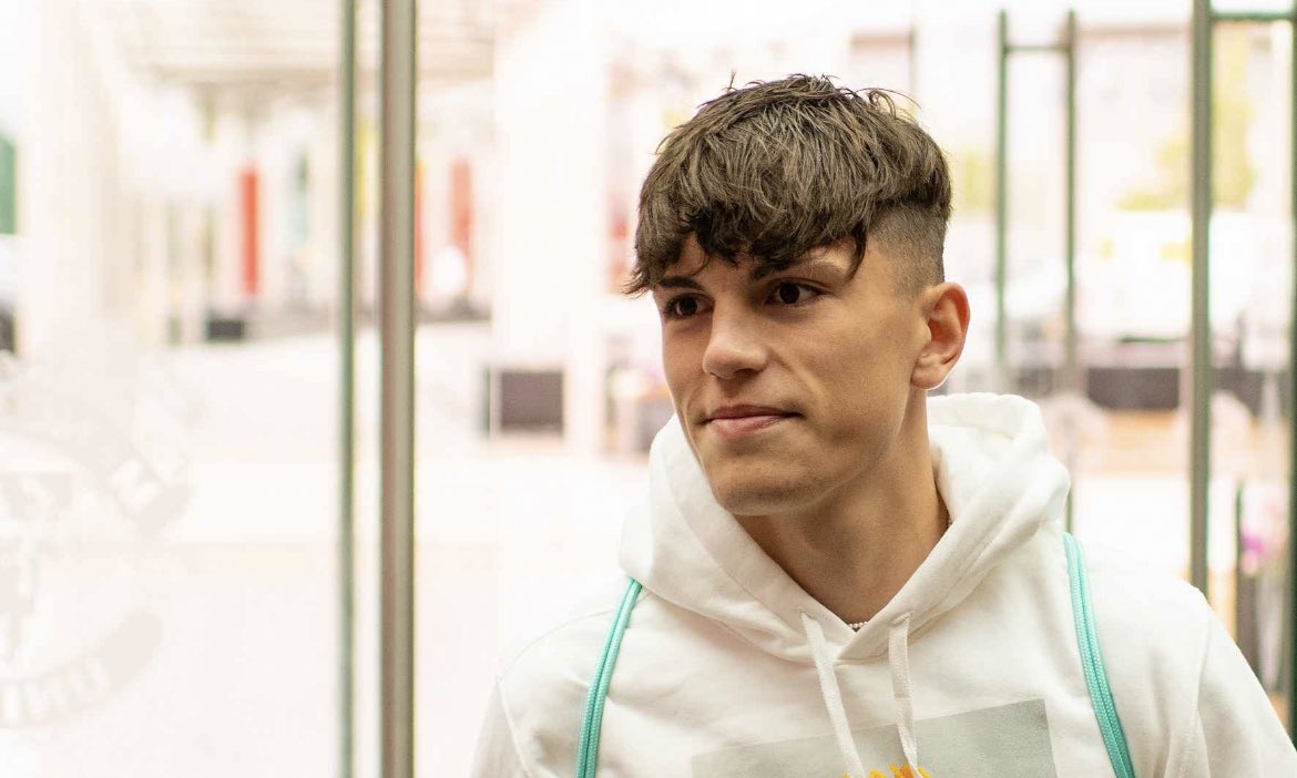 曼联官宣c罗球衣,曼联官宣c罗重新加入红魔