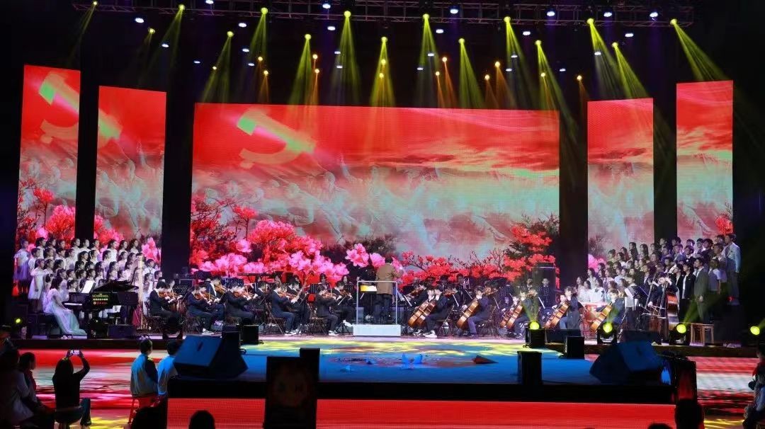 常德芷兰实验学校交响乐团荣获“全国最具活力交响乐团”光荣称号