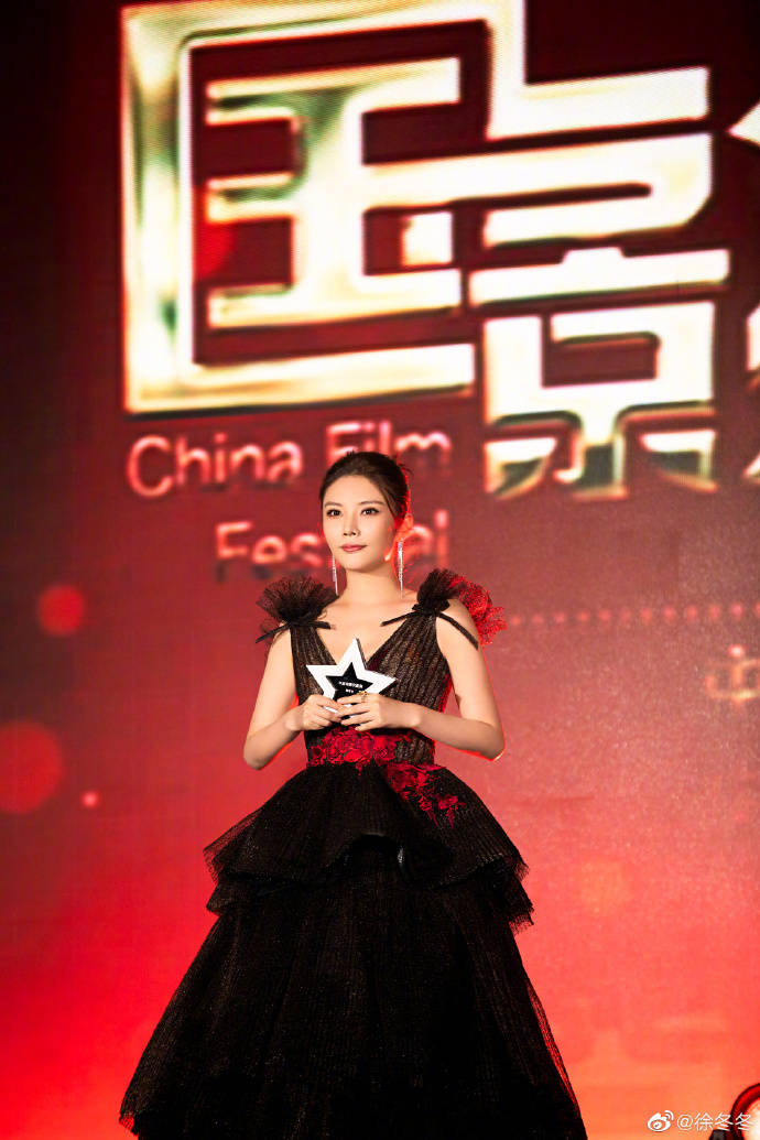 徐冬冬意大利足球宝贝代言人,徐冬冬是正宗椰汁的品牌代言人吗