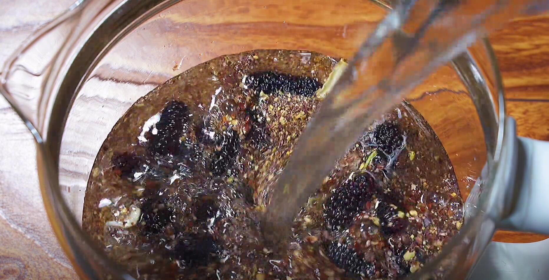 “安眠猛将”不是牛奶，每天坚持吃它，养心安神，人都显年轻了