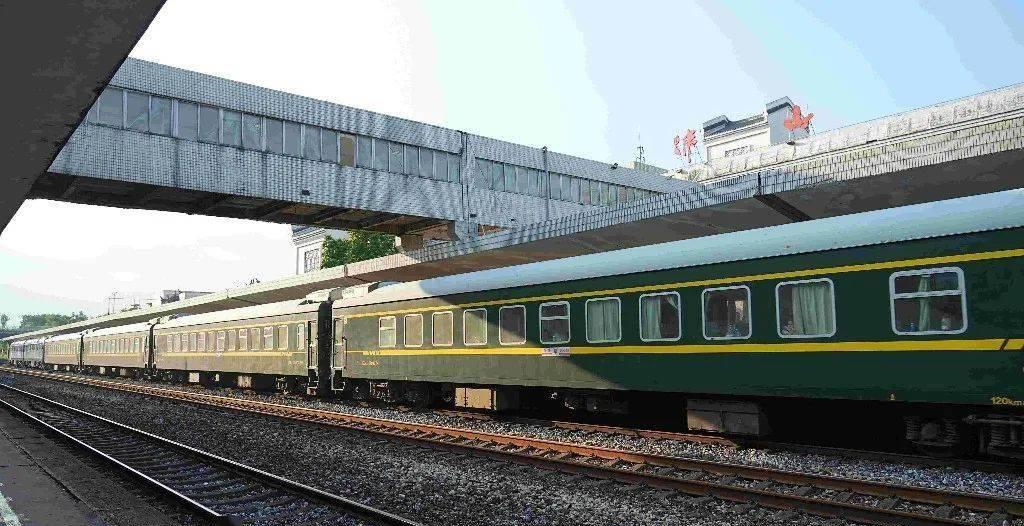 百年火车站今非昔比，改建高铁站，何去何从？