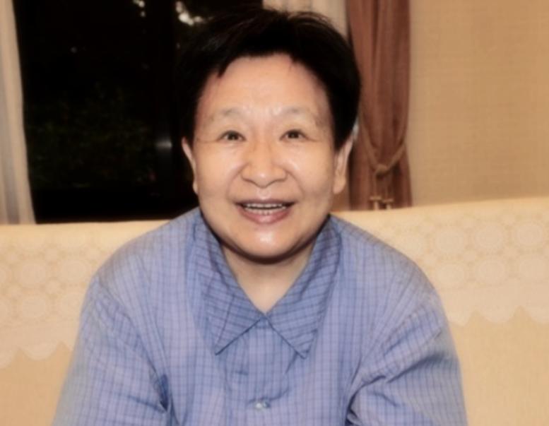 1984年李讷即将再婚，*青江**欲用工资给买东西，李讷：用不着你的钱