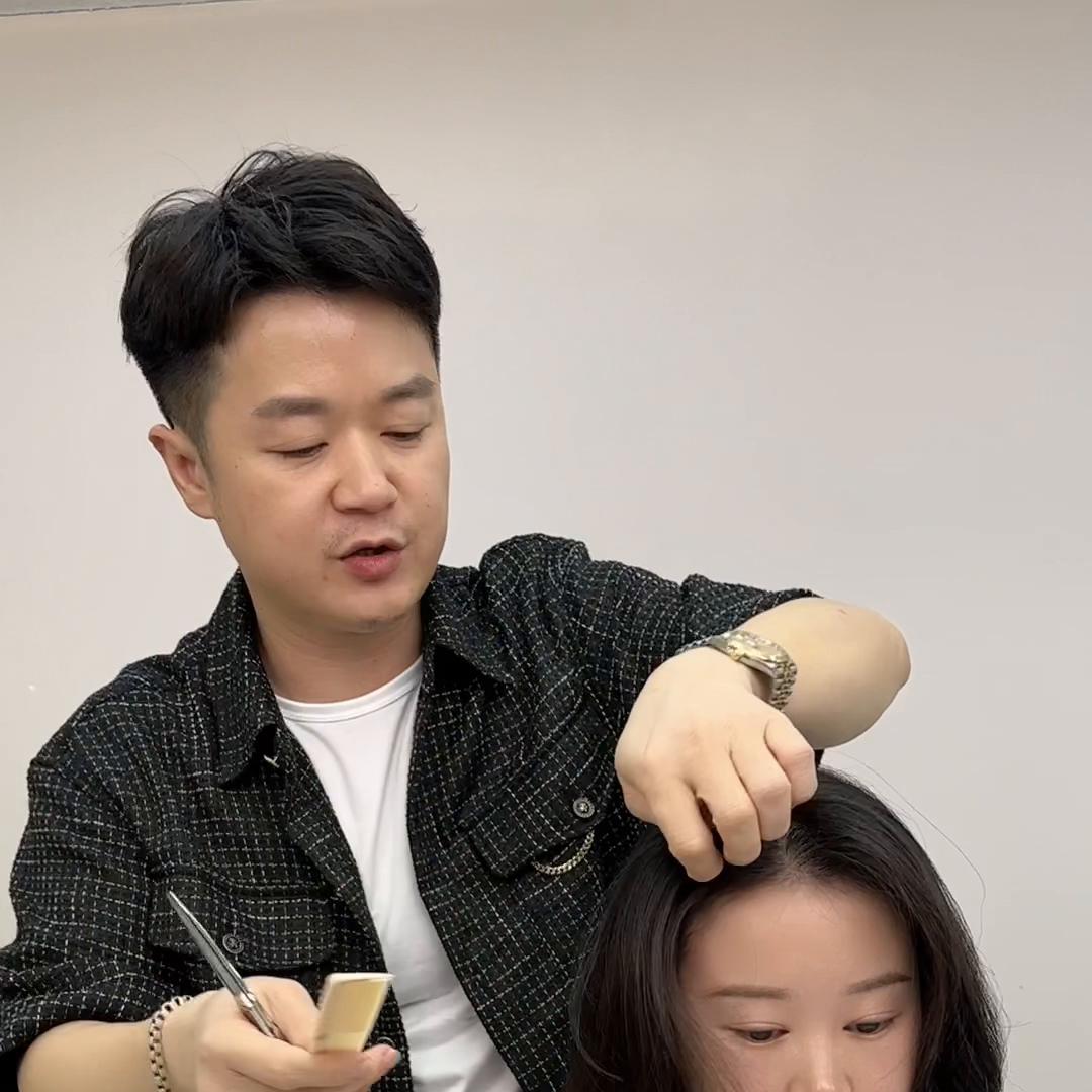 烫发万能层次裁剪教程,造型烫发层次裁剪教程