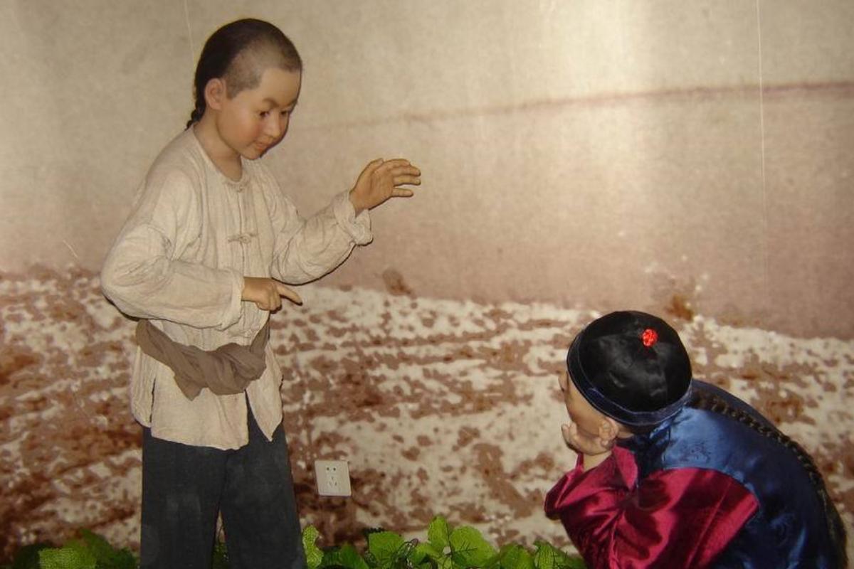 鲁迅玩伴“闰土”真实结局：晚年生活贫苦，子女后代华丽转变