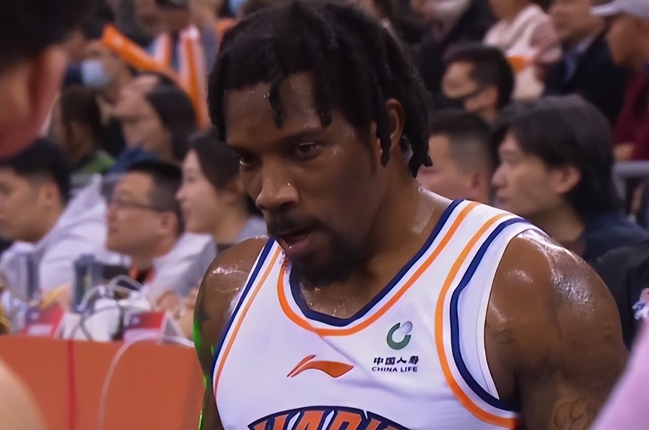 14-0！18-7！梅洛狂飙，赵继伟恶意犯规，郭艾伦和杨鸣争论