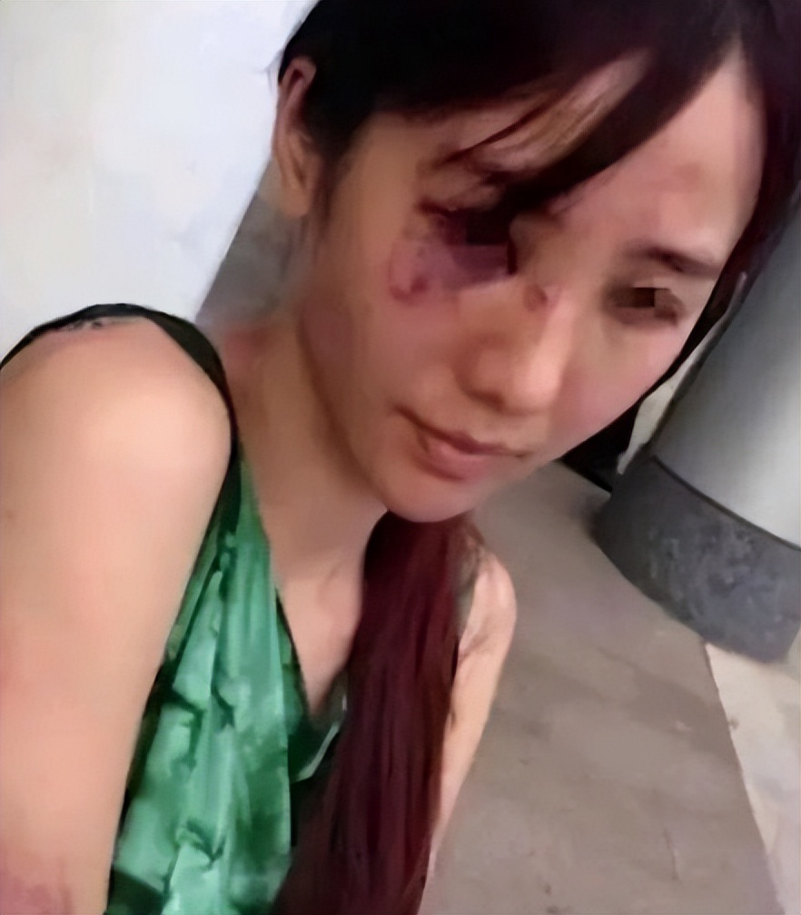 表面很正派的伪君子,表面正人君子实际上腹黑小说