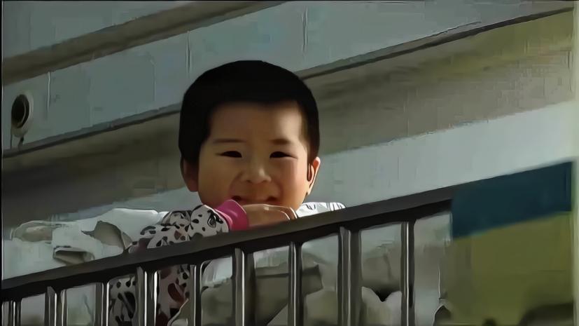 可怜的4岁小女孩意外生病离世了,4岁女童重症奇迹生还