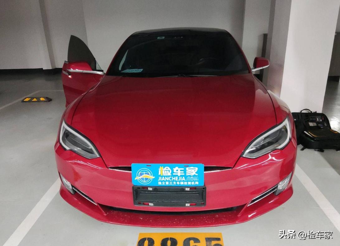 特斯拉降价啥时候是个头？老车主亏到心痛！这辆ModelS只能卖25万