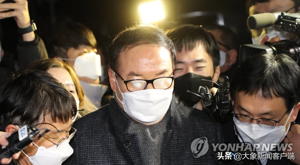 韩国总统文在寅为什么能独善其身,文在寅成为韩国第一人