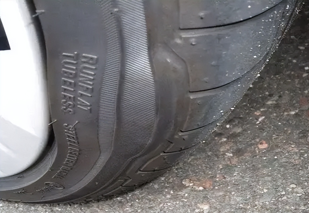 一个轮胎鼓包四个轮胎都要换吗,轮胎有鼓包需要更换轮胎吗