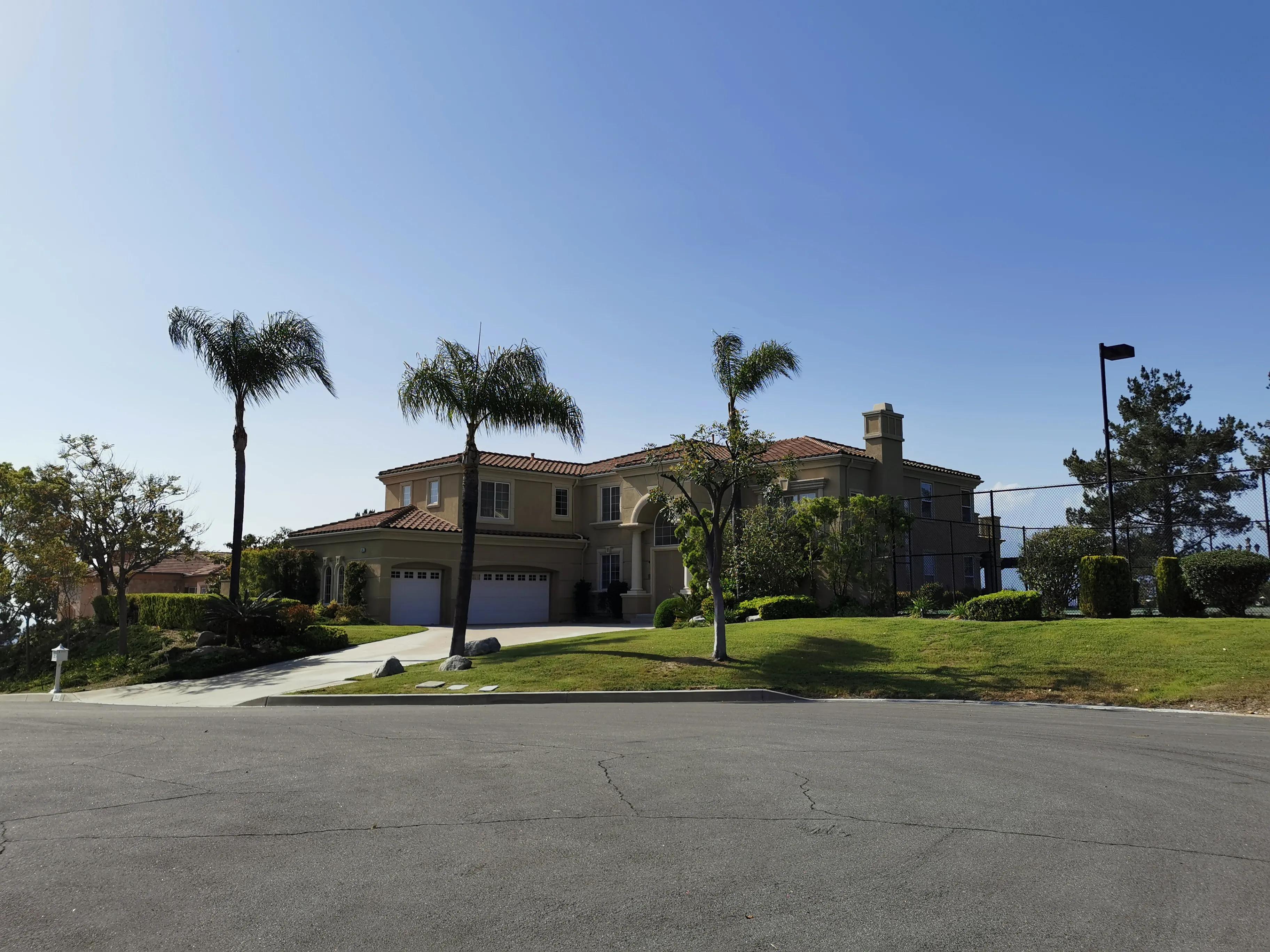 张齐英杂文：我给洛杉矶无家可归者捐衣物