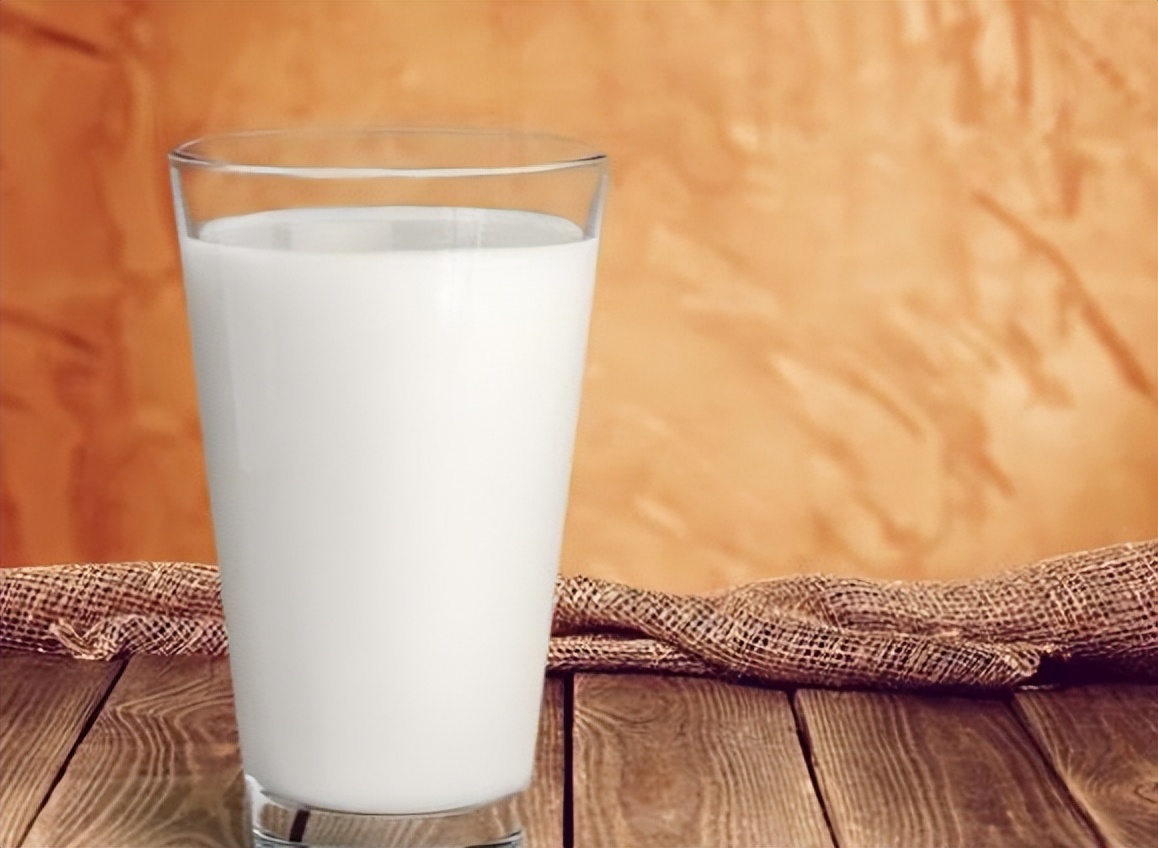 老人喝牛奶和不喝牛奶差距很大吗,常喝牛奶与不喝牛奶老人的区别