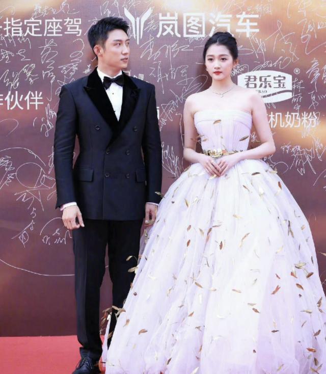 关晓彤于文文同框,于文文和关晓彤同框