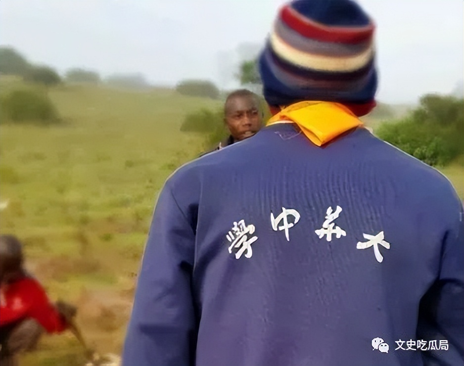 娼墝杩愬姩鏍℃湇,娼墝鏍℃湇