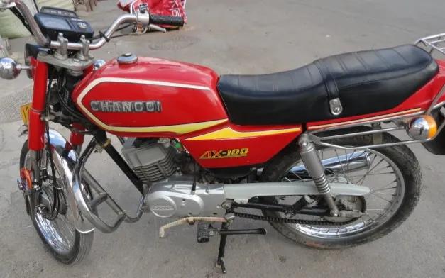 金城铃木ax100和豪爵ax100区别,九十年代一代神车铃木ax100