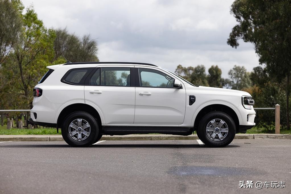 everest福特撼路者2023尺寸,福特全新撼路者海外试驾