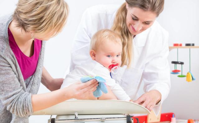 育儿必看宝宝0到1个月发育重点,8个月开始宝宝不长个怎么办