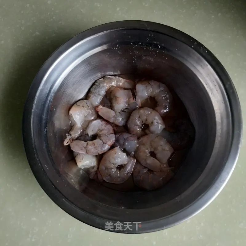 以前有家的时候把家折腾没了，后来就想吃口家里的饭，却不能了